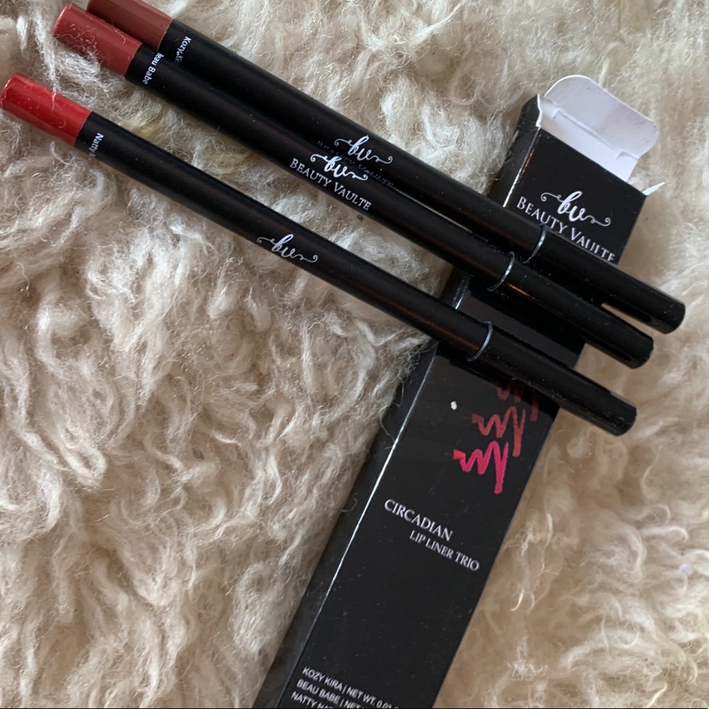 NIB beauty vaulte lip liner trio